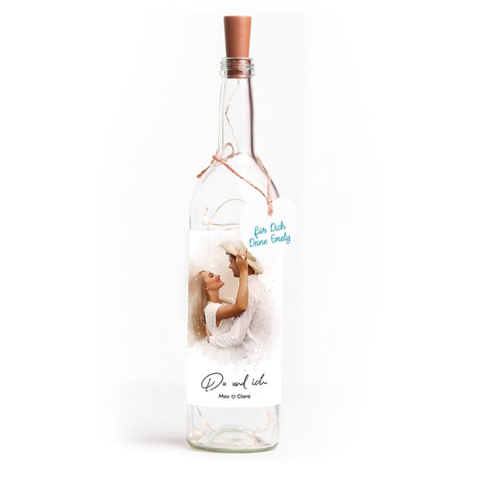 Deko-Glasflasche Nr. 8 "Aquarell" als personalisiertes Geschenk mit deinem eigenem Foto inkl. Lichterkette | Fotogeschenk | inkl. Batterien