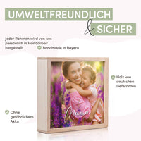 Beleuchteter Bilderrahmen inkl. deinem Foto | Batterie betrieben (ohne Kabel) | für die Wand oder zum Aufstellen | angenehmes Licht | Handmade in Bayern aus Holz | 20x20 cm
