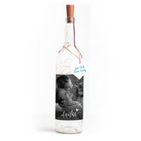 Deko-Glasflasche Nr. 7 "Foto" als personalisiertes Geschenk mit Lichterkette | Fotogeschenk | inkl. Batterien