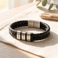 Für Herren: Leder Gravur-Armband "Papa & Wir" für 3 Gravuren