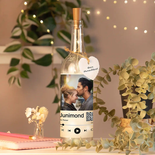 Personalisierte Lichterflasche "Unser Song"