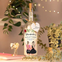 Personalisierte Lichterflasche "Auf uns!"